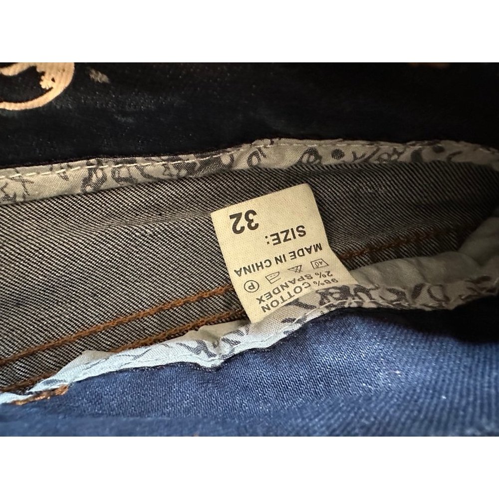 Jeans - Picture 2 of 3